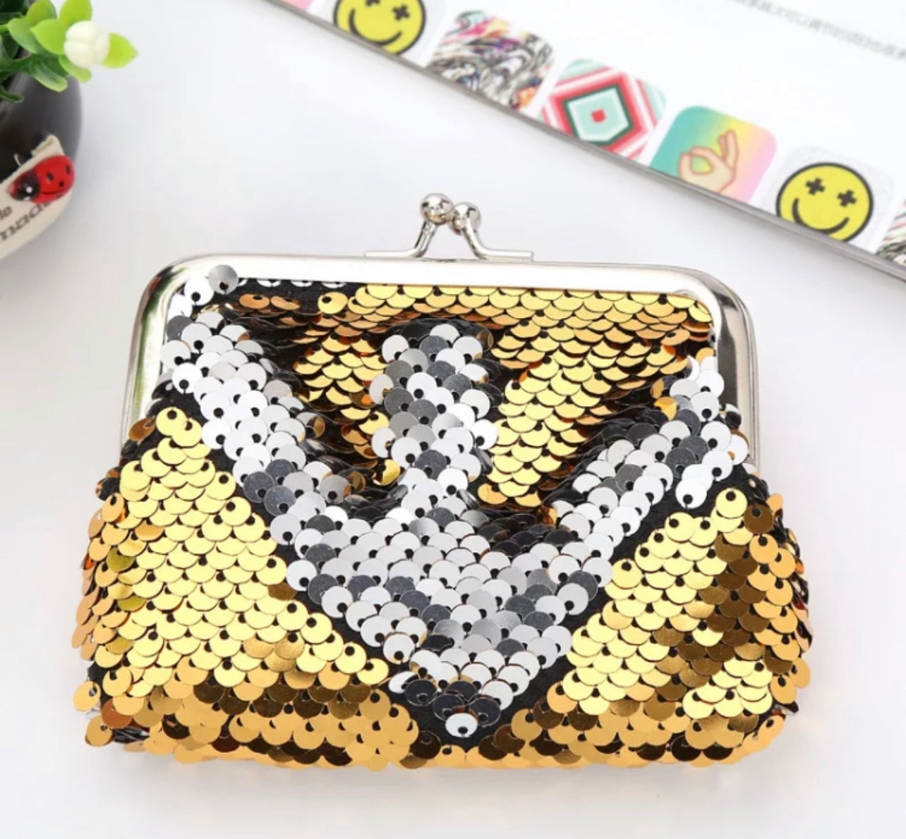 Lawreen  sequins coin purse